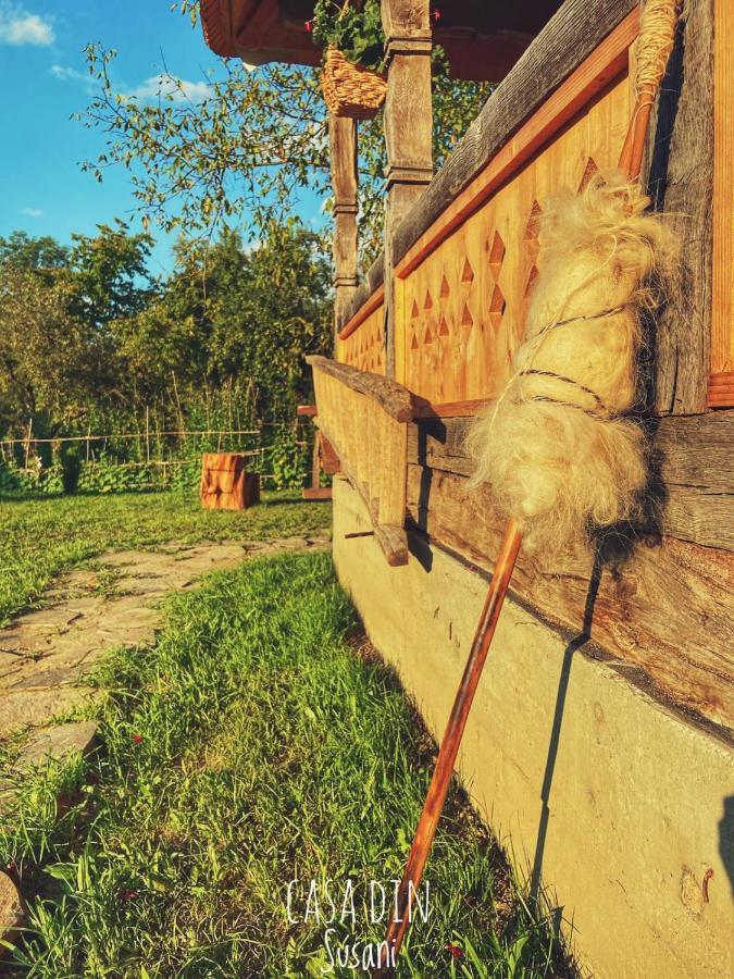 Casa Din Susani Calinesti  Luaran gambar