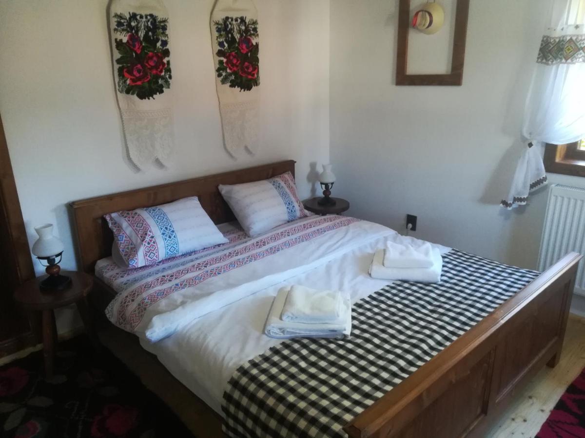 Casa Din Susani Calinesti  Luaran gambar