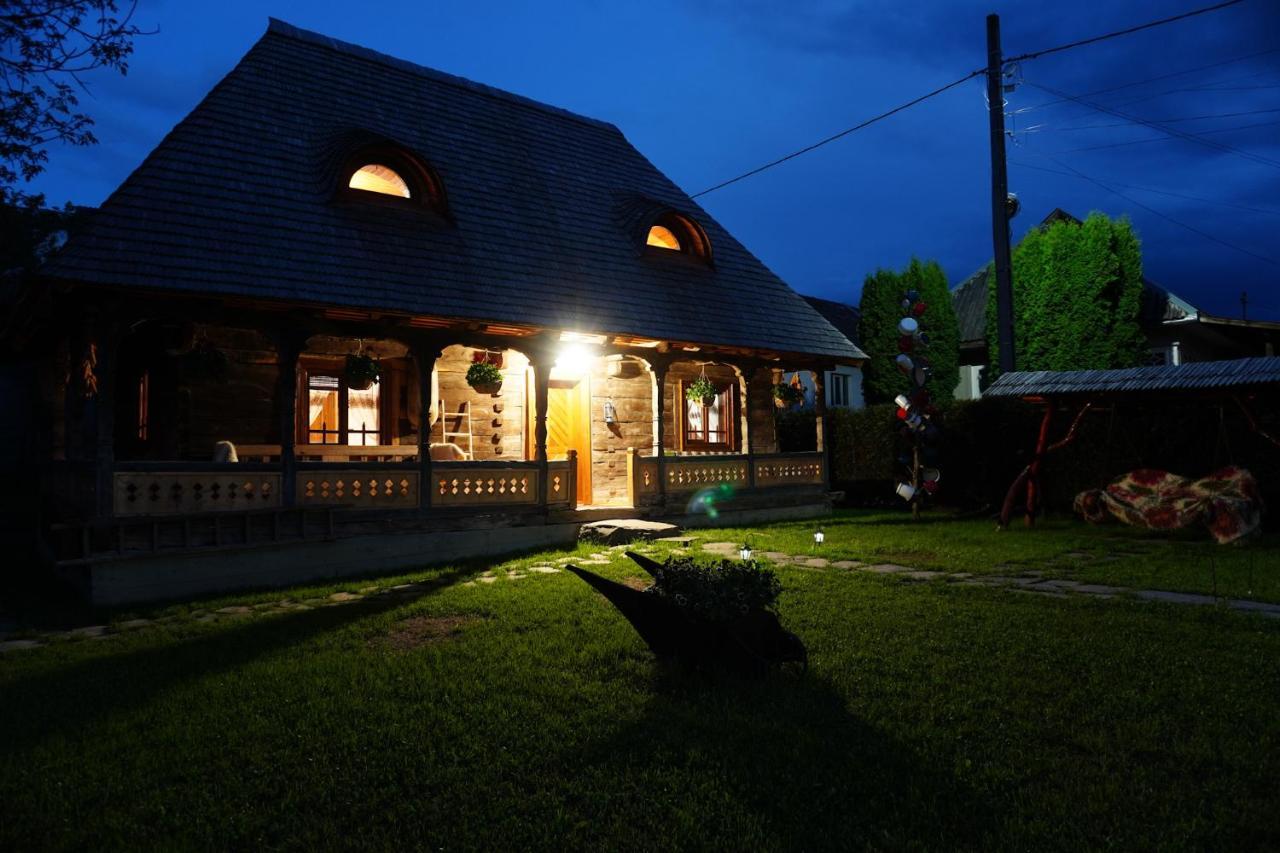Casa Din Susani Calinesti  Luaran gambar