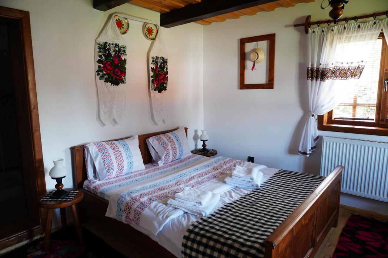 Casa Din Susani Calinesti  Luaran gambar