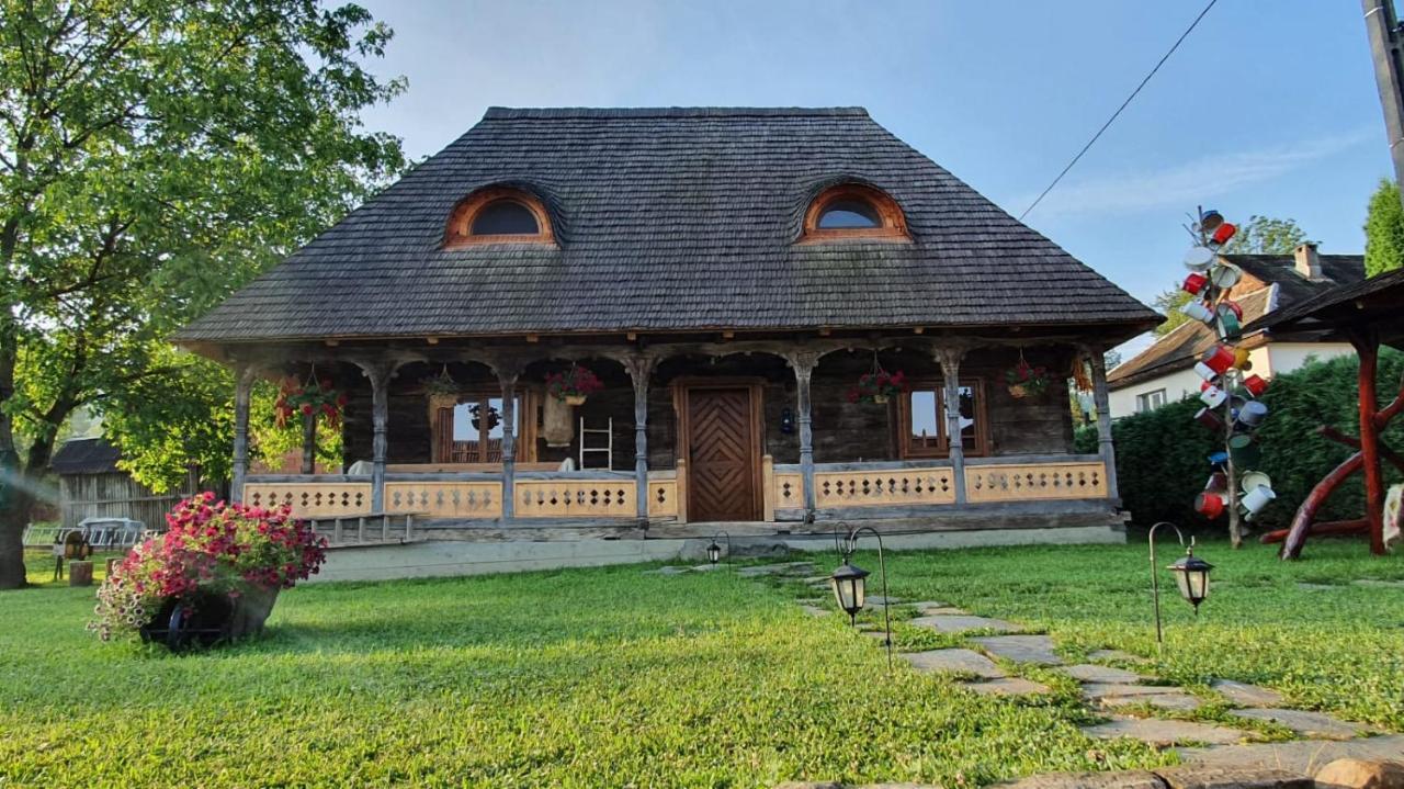 Casa Din Susani Calinesti  Luaran gambar