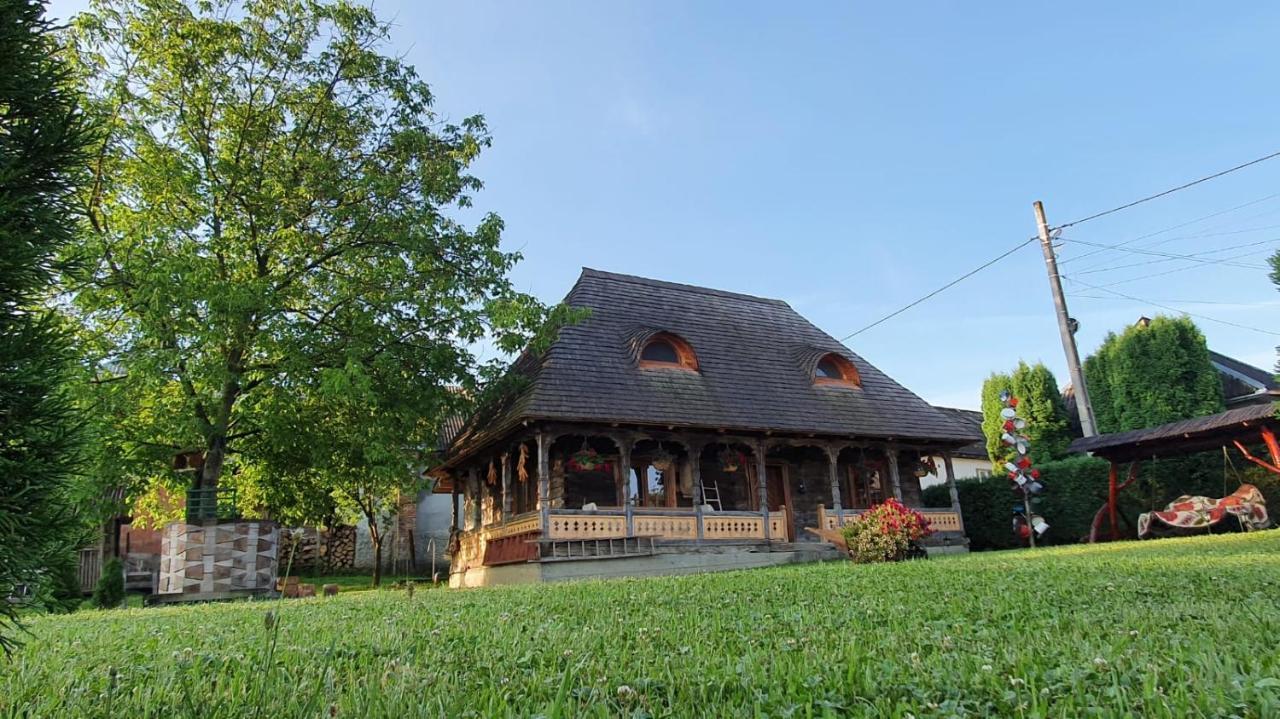 Casa Din Susani Calinesti  Luaran gambar
