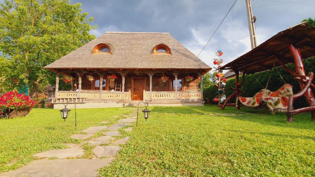 Casa Din Susani Calinesti  Luaran gambar