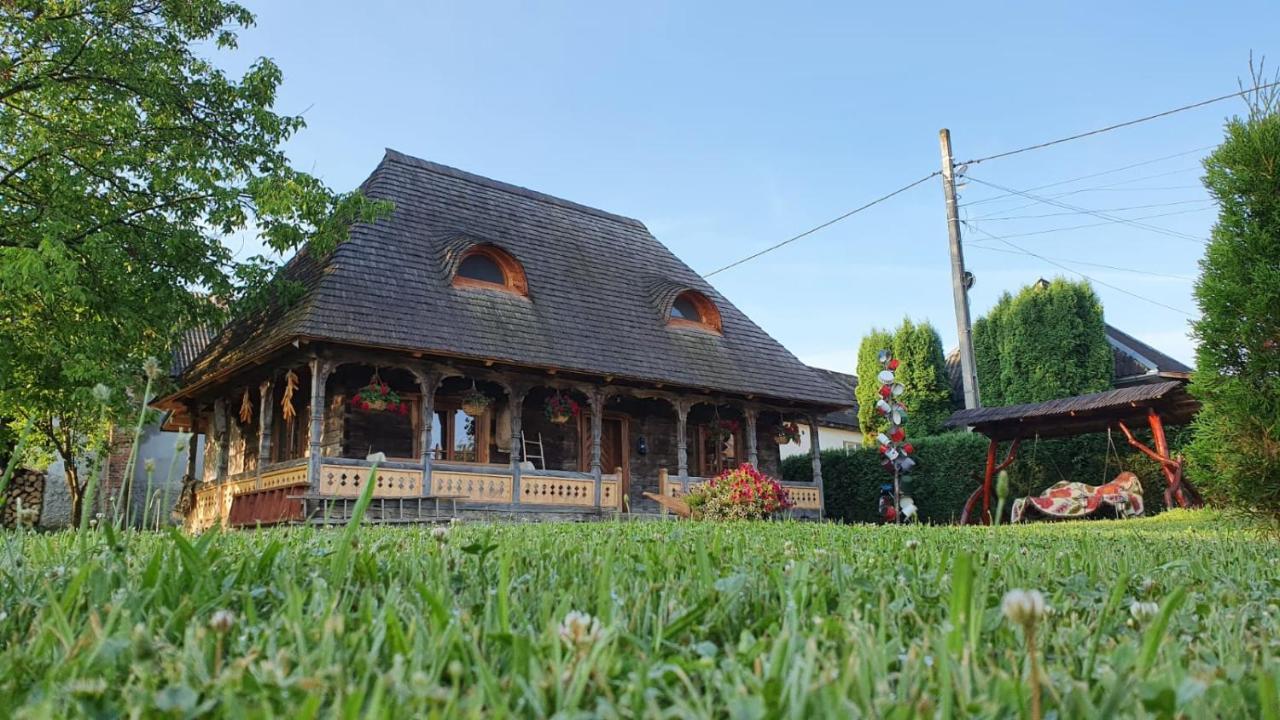 Casa Din Susani Calinesti  Luaran gambar