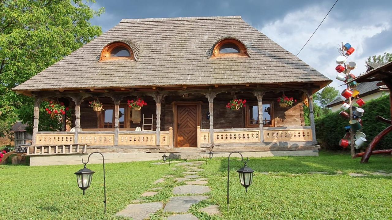 Casa Din Susani Calinesti  Luaran gambar