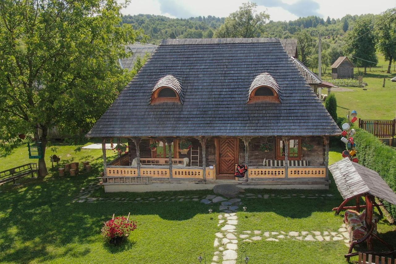 Casa Din Susani Calinesti  Luaran gambar