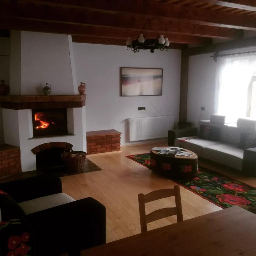 Casa Din Susani Calinesti  Luaran gambar