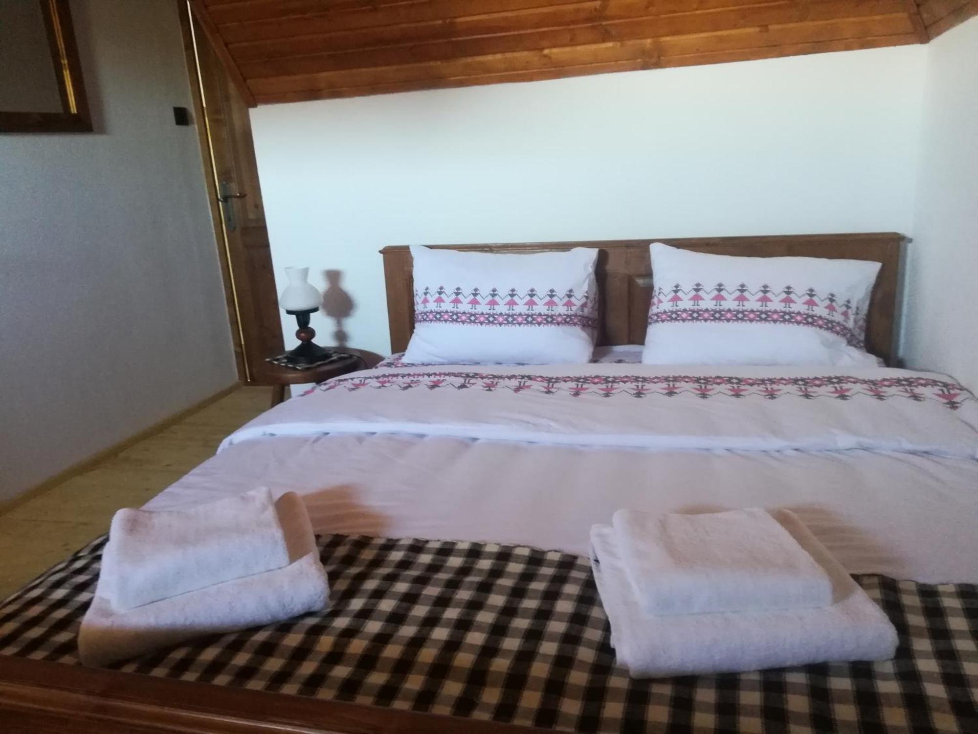 Casa Din Susani Calinesti  Bilik gambar