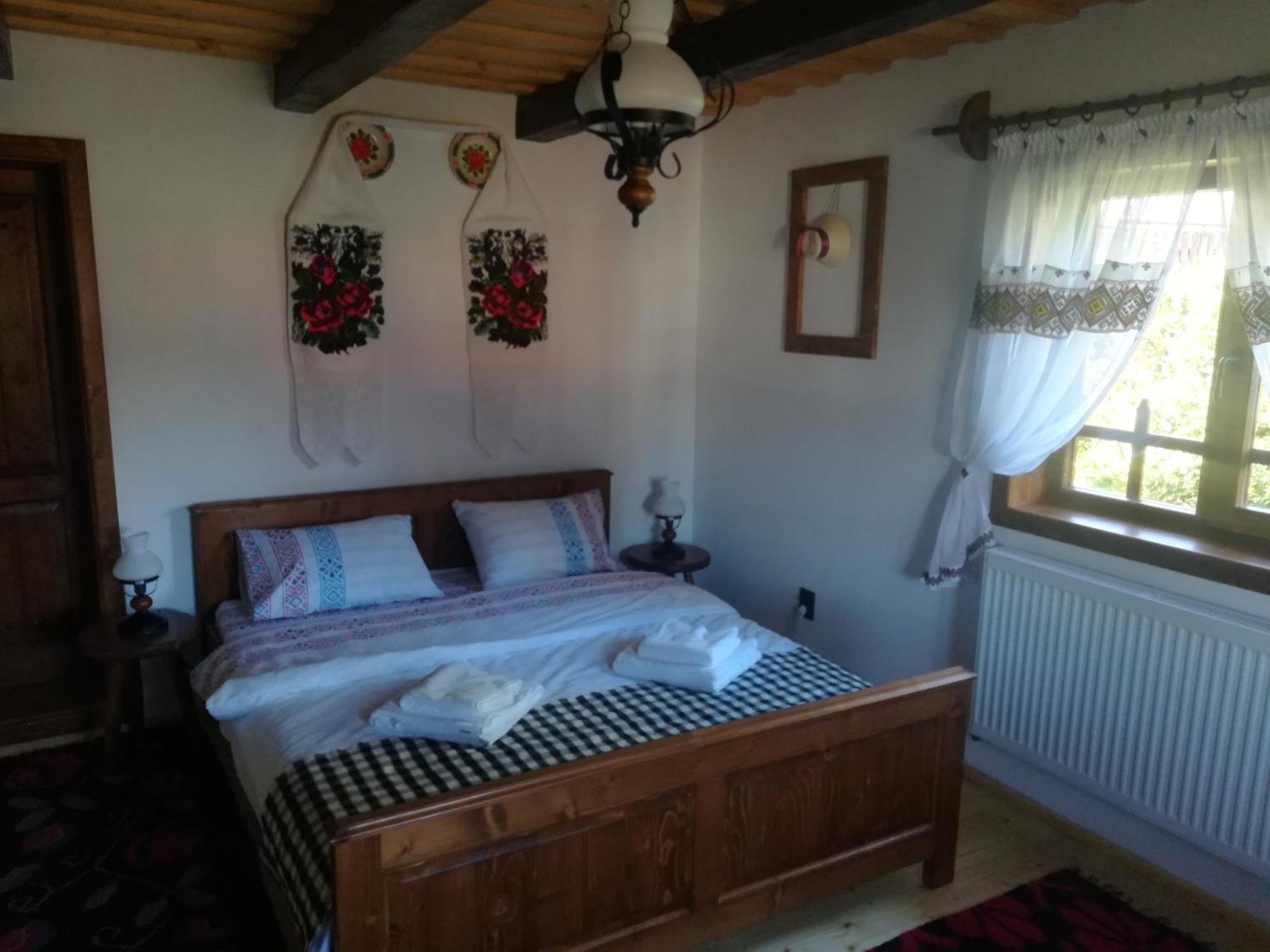 Casa Din Susani Calinesti  Bilik gambar
